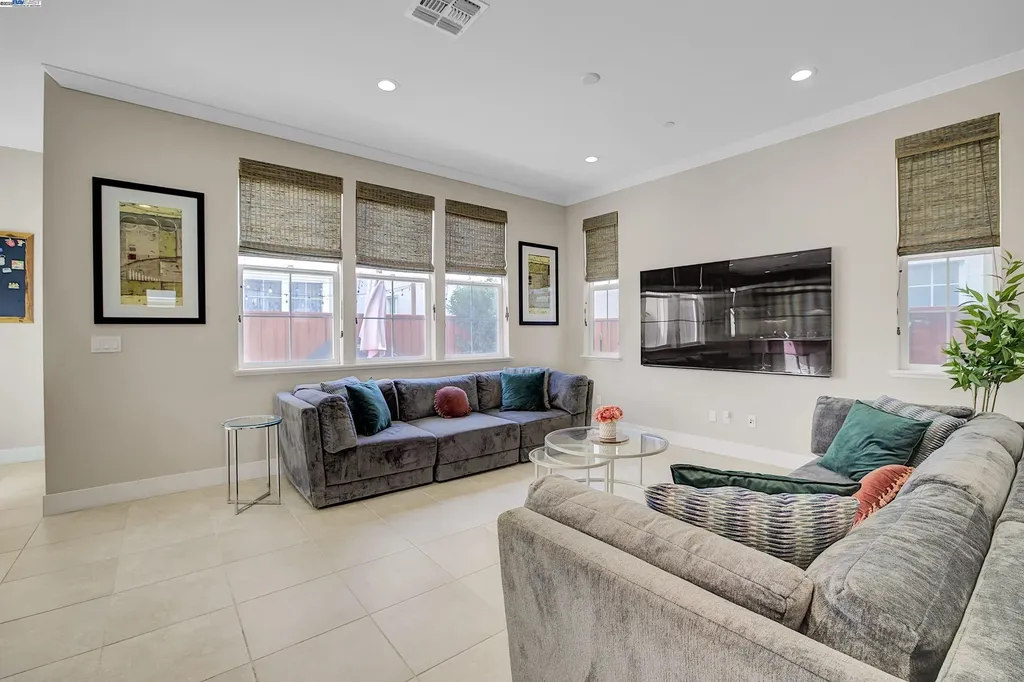 37515 Sea Bank Street Newark CA 94560