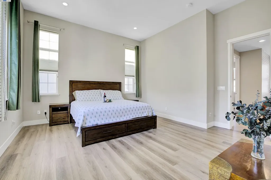 37515 Sea Bank Street Newark CA 94560