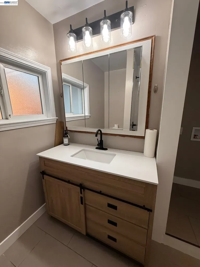 17028 Santa Fe Street Hayward CA 94541