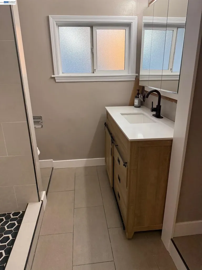 17028 Santa Fe Street Hayward CA 94541