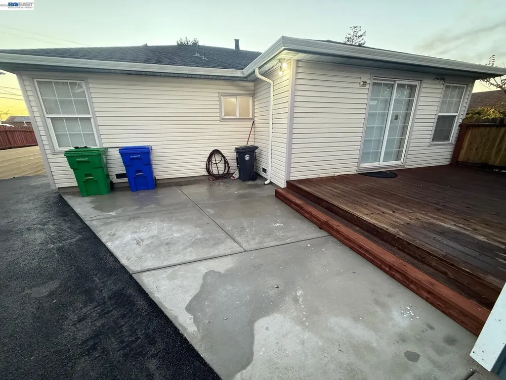 17028 Santa Fe Street Hayward CA 94541