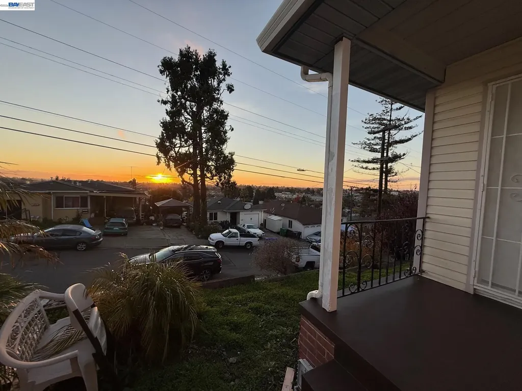 17028 Santa Fe Street Hayward CA 94541