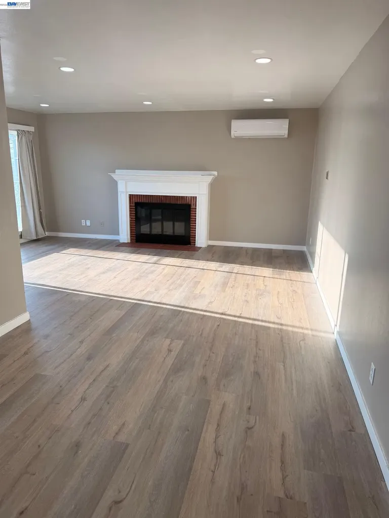 17028 Santa Fe Street Hayward CA 94541