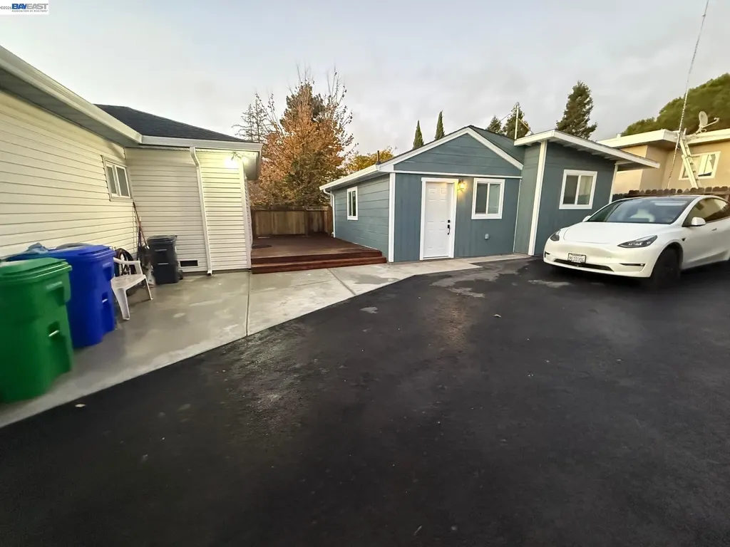 17028 Santa Fe Street Hayward CA 94541