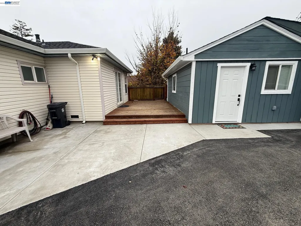 17028 Santa Fe Street Hayward CA 94541