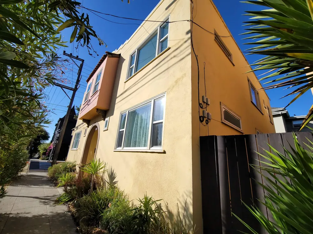1901 Parker Street Berkeley CA 94704