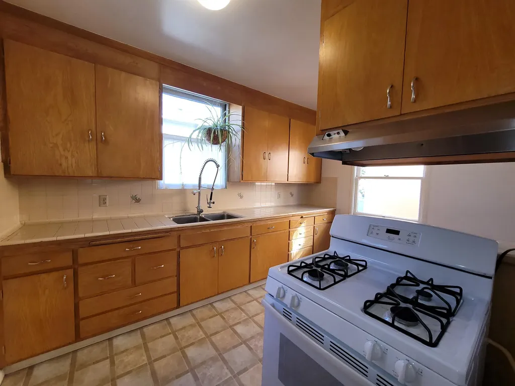 1901 Parker Street Berkeley CA 94704