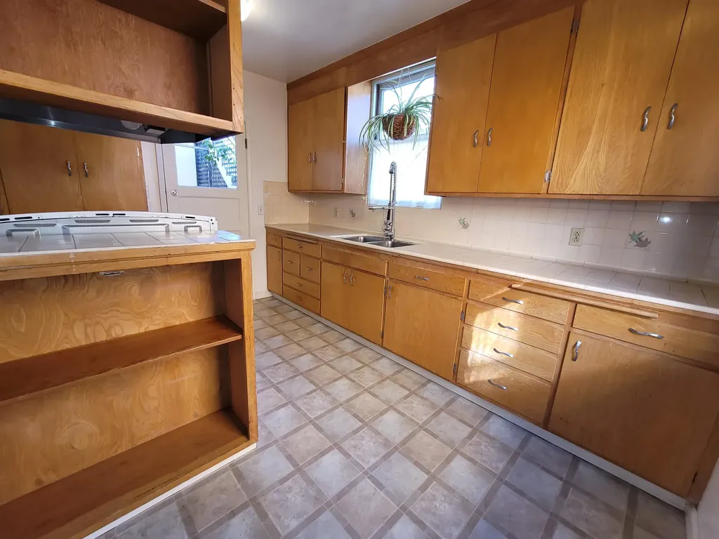 1901 Parker Street Berkeley CA 94704