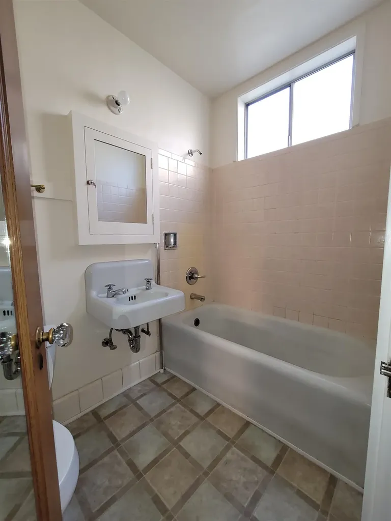 1901 Parker Street Berkeley CA 94704