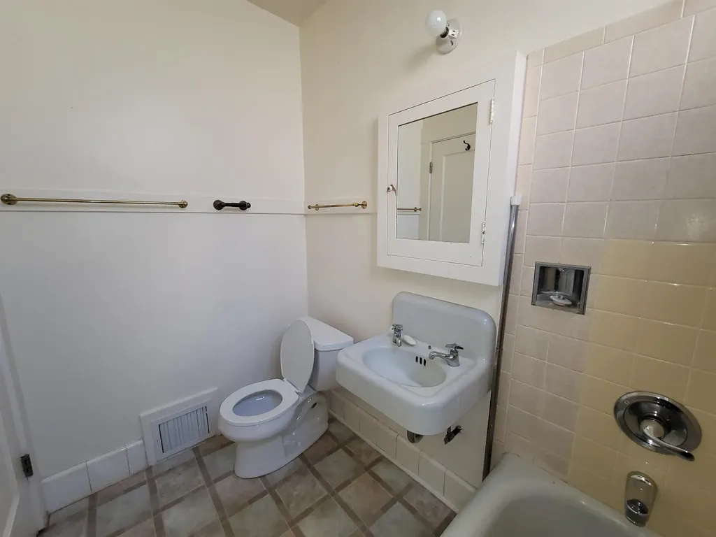 1901 Parker Street Berkeley CA 94704