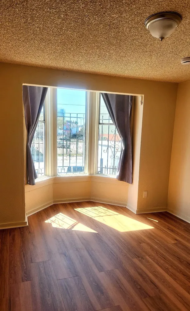 874 Isabella Street Oakland CA 94607