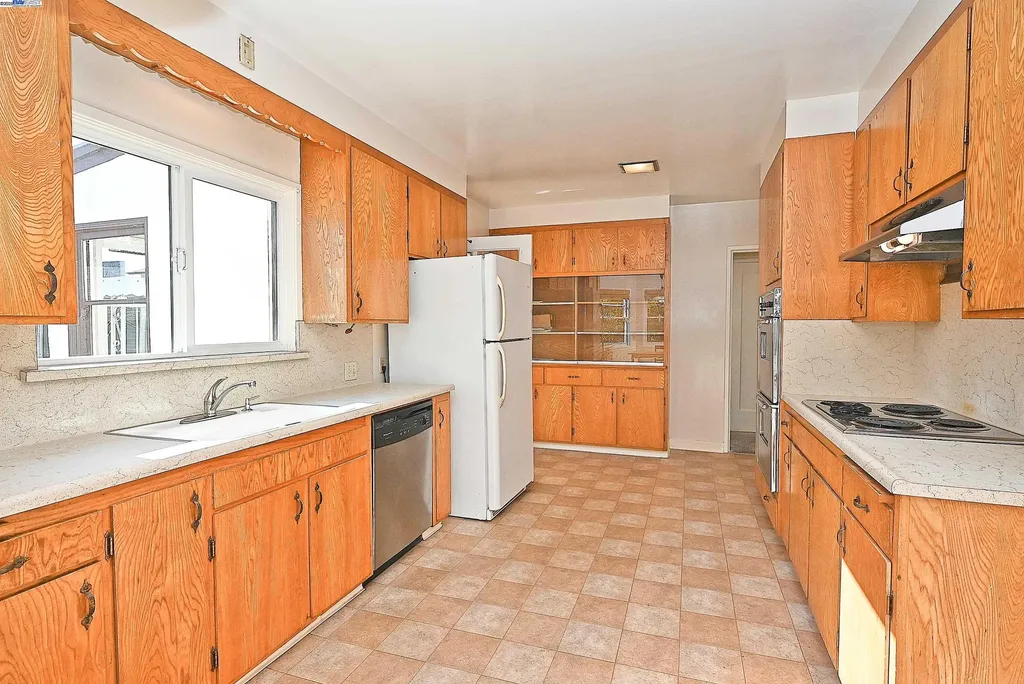 181 Lewelling Boulevard San Lorenzo CA 94580