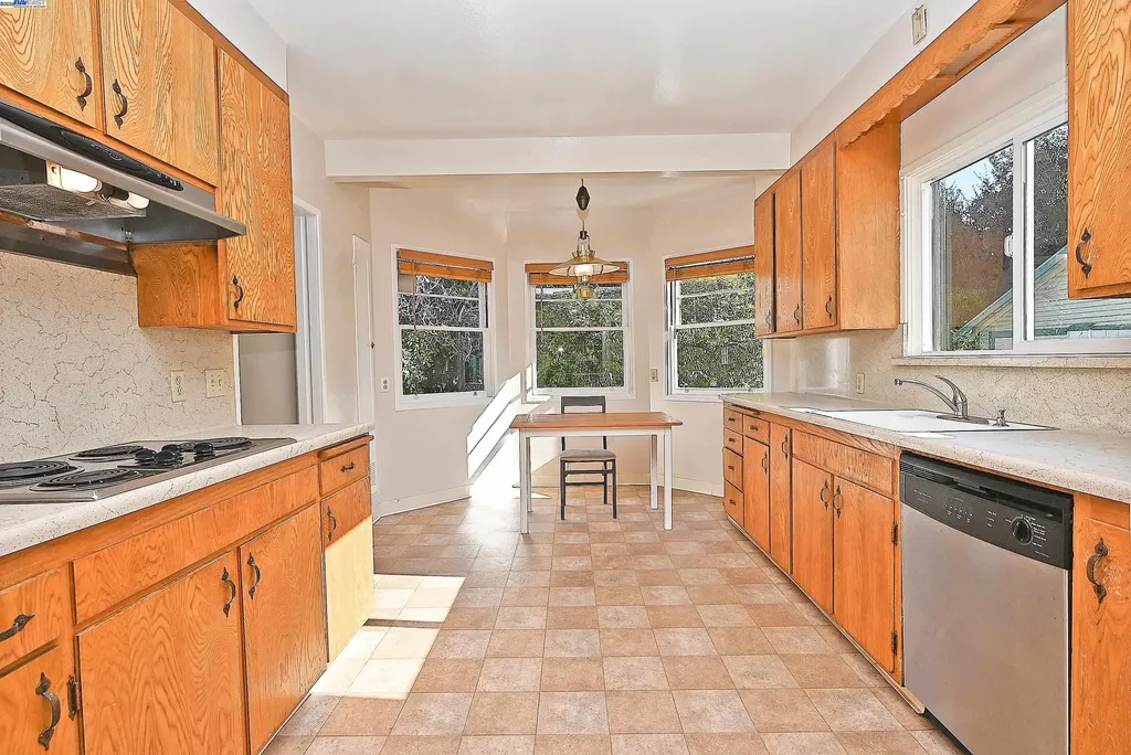 181 Lewelling Boulevard San Lorenzo CA 94580