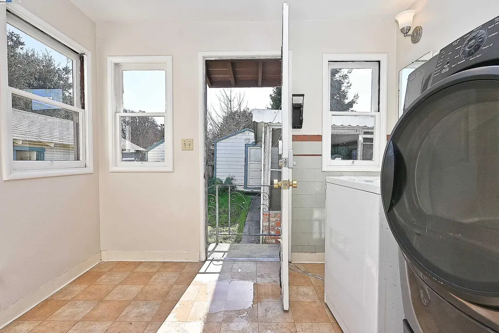 181 Lewelling Boulevard San Lorenzo CA 94580