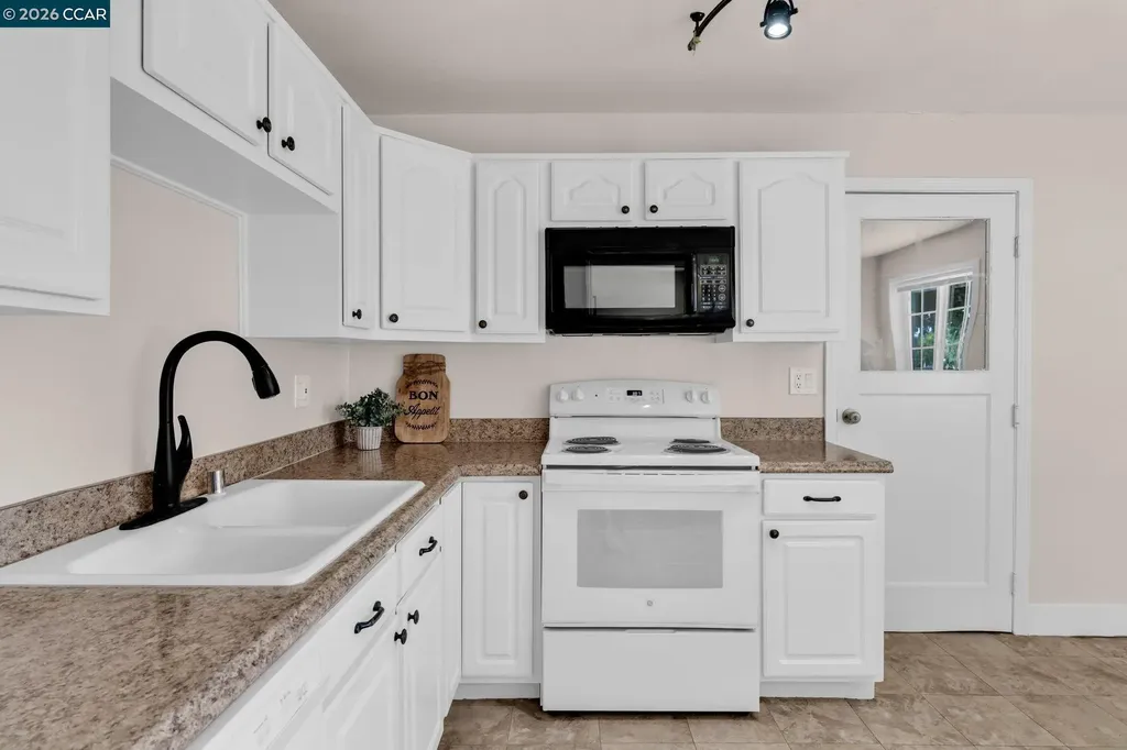 4141 Rita Drive Martinez CA 94553