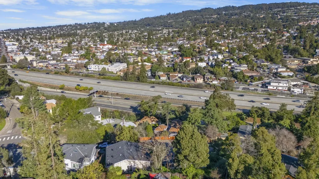 4737 Redding Street Oakland CA 94619