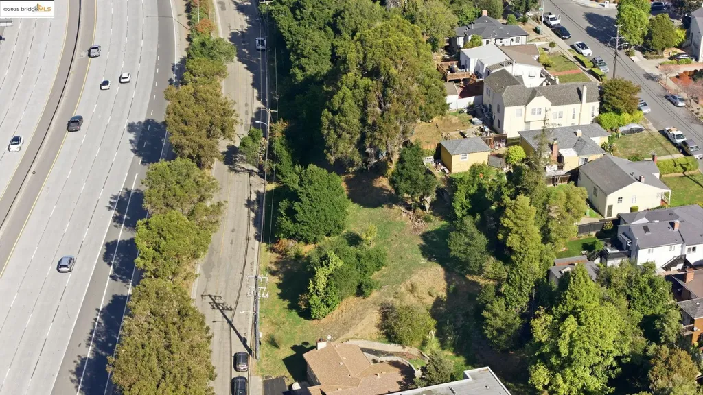 9670 Mountain Boulevard Oakland CA 94605