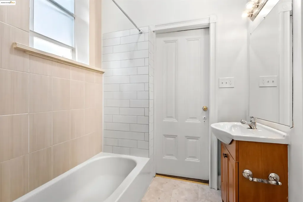 1432 12th Street Oakland CA 94607