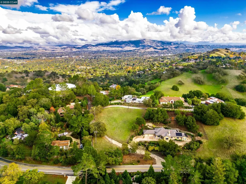 8 Gable Lane Lafayette CA 94549