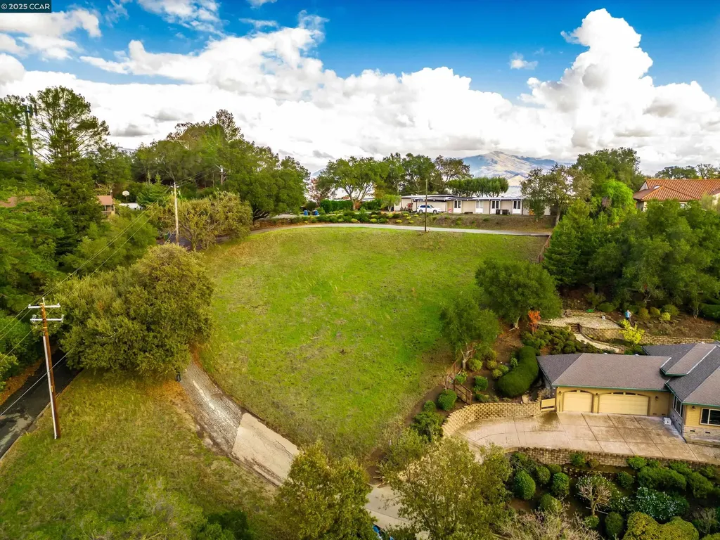 8 Gable Lane Lafayette CA 94549