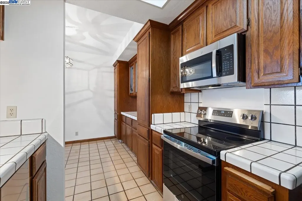 25912 Hayward Boulevard Hayward CA 94542