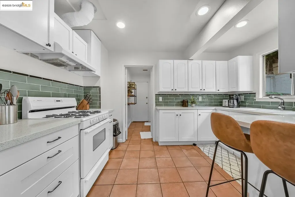 2162 35th Avenue Oakland CA 94601