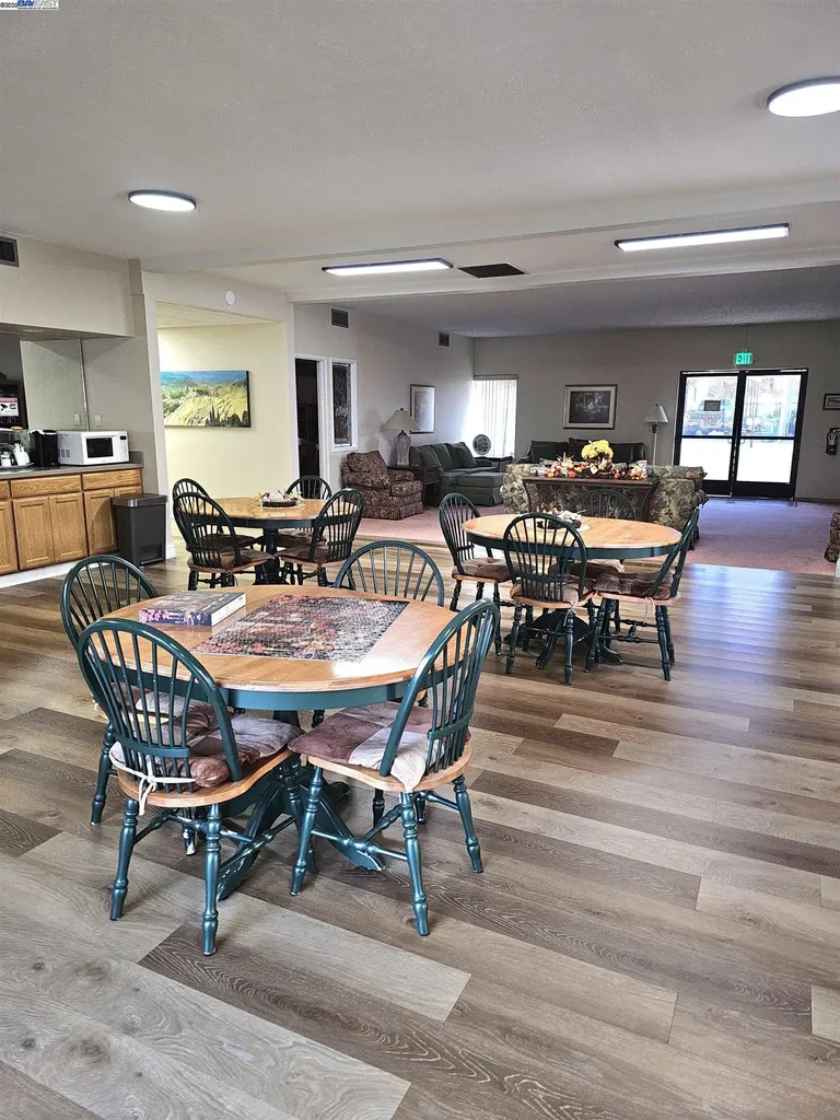 4141 Deepcreek Fremont CA 94555