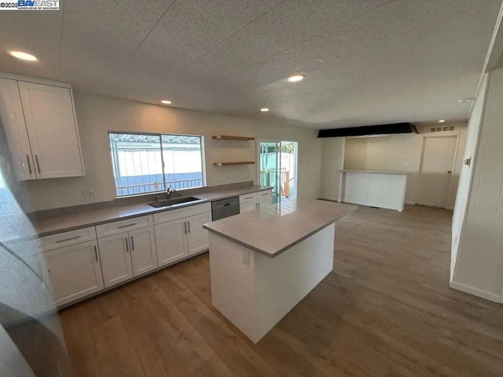 4141 Deepcreek Fremont CA 94555