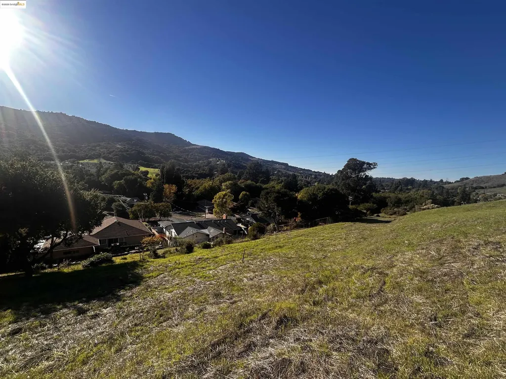 15 Abbie Lane El Sobrante CA 94803