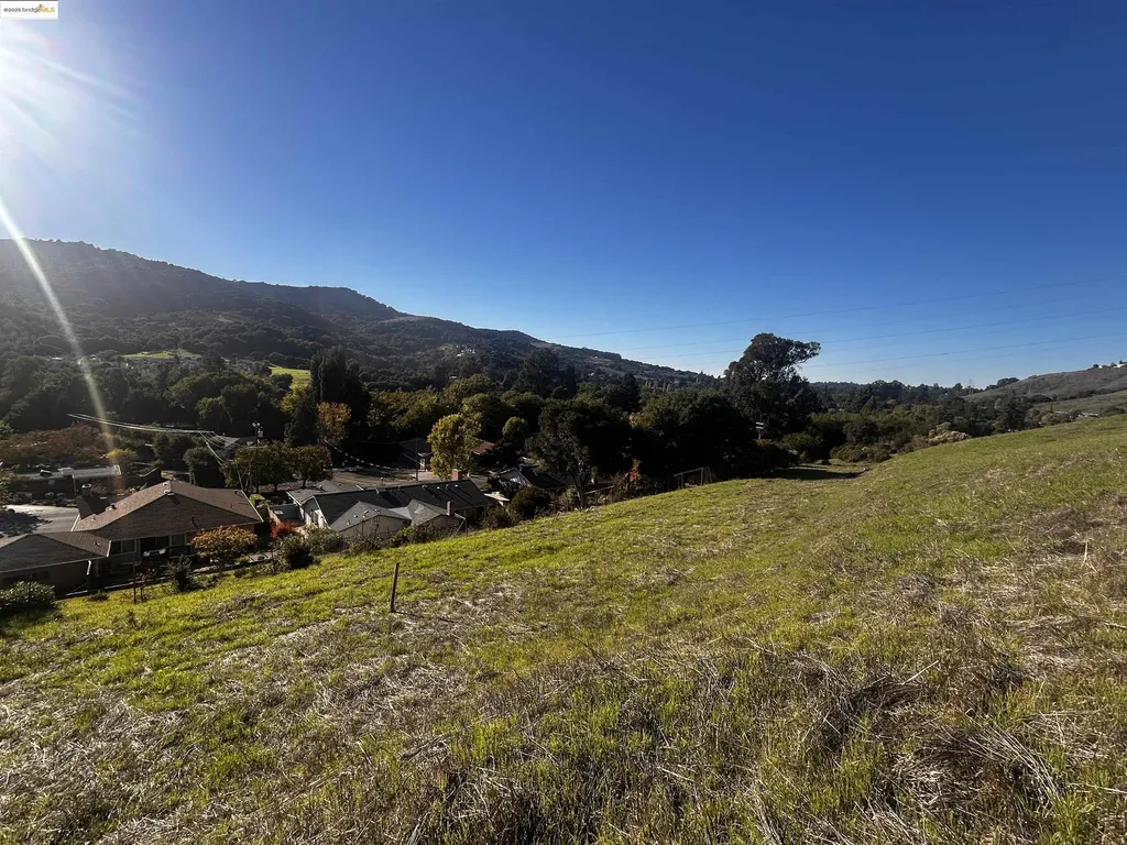7 Abbie Lane El Sobrante CA 94803