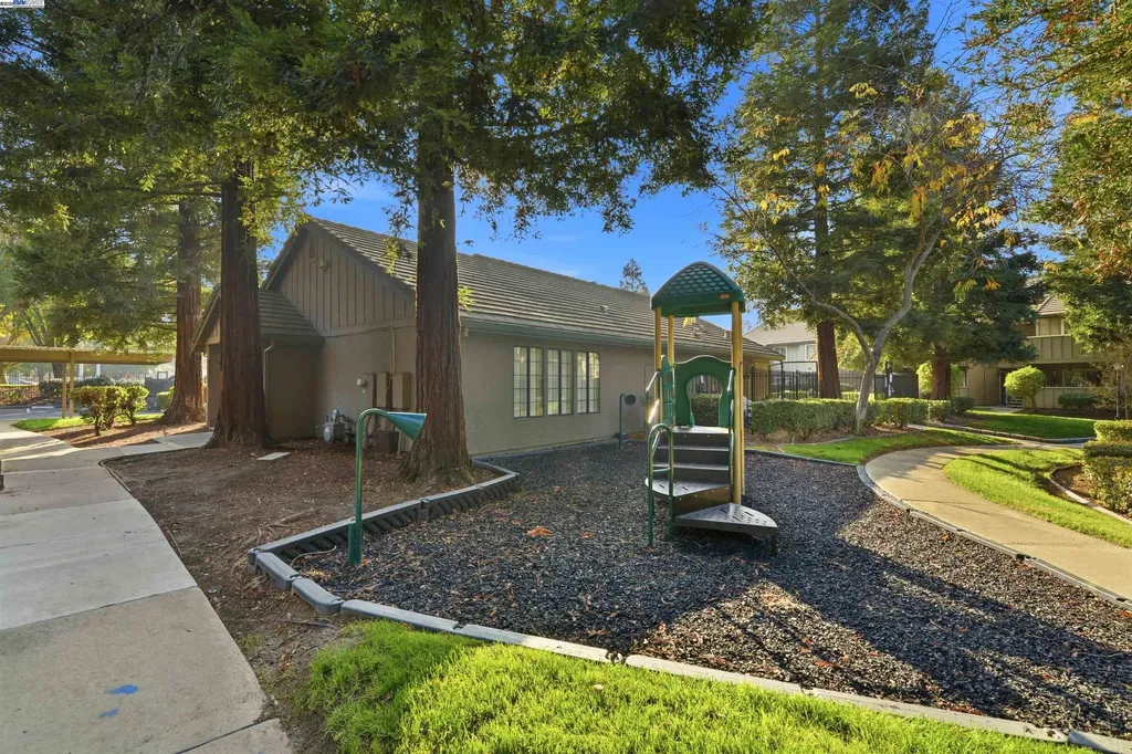 2131 Lakeview Circle Pittsburg CA 94565