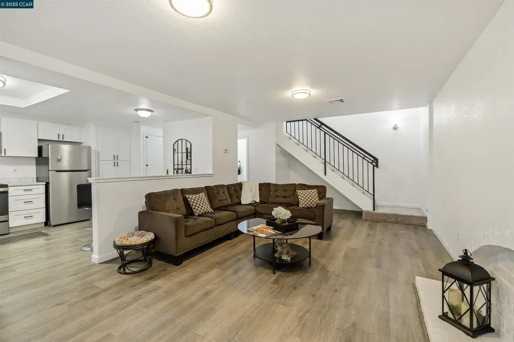 2593 El Portal Drive San Pablo CA 94806