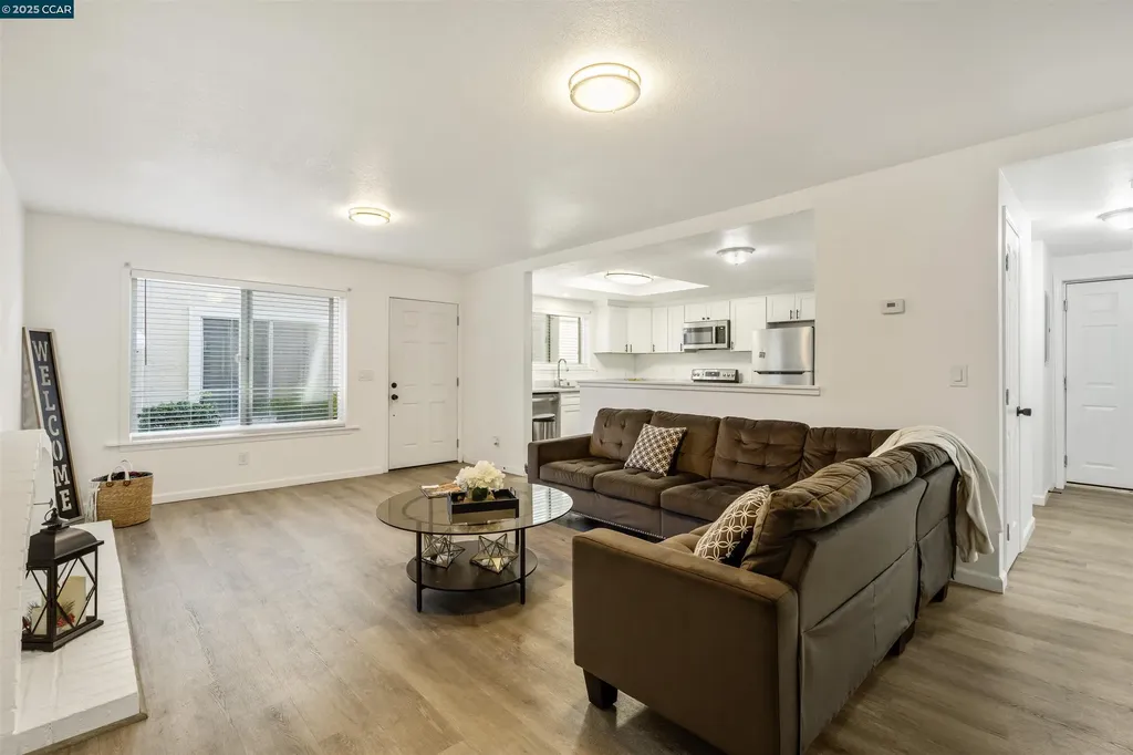 2593 El Portal Drive San Pablo CA 94806