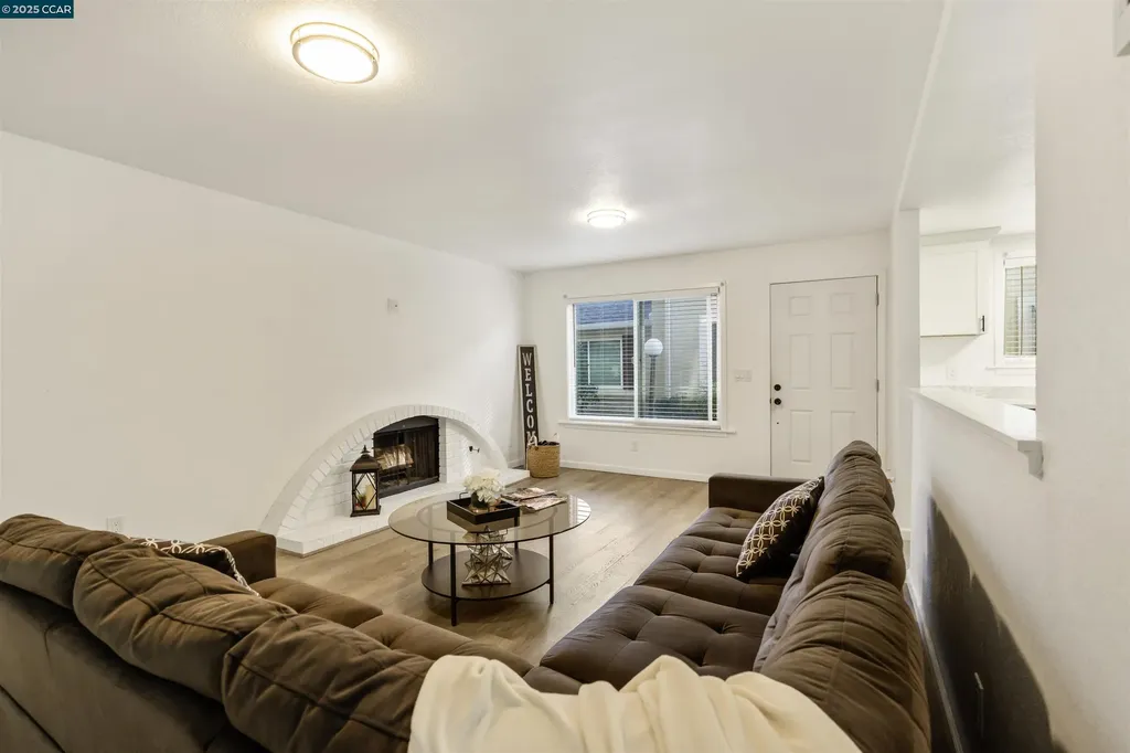 2593 El Portal Drive San Pablo CA 94806
