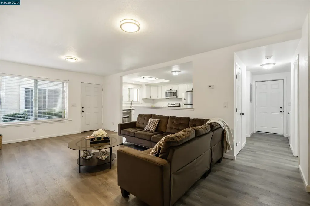 2593 El Portal Drive San Pablo CA 94806