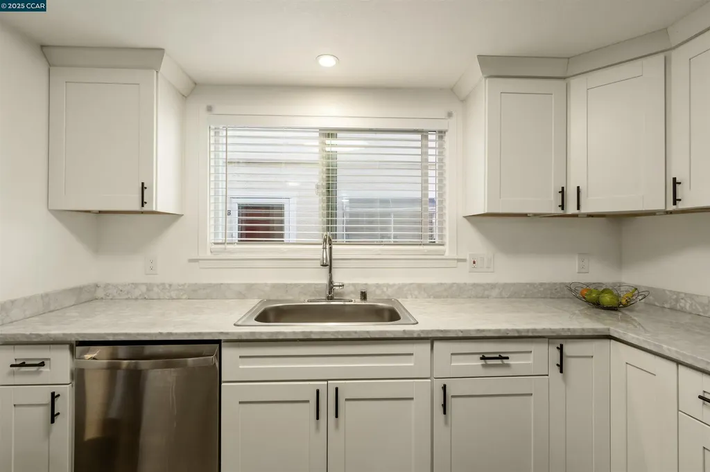 2593 El Portal Drive San Pablo CA 94806