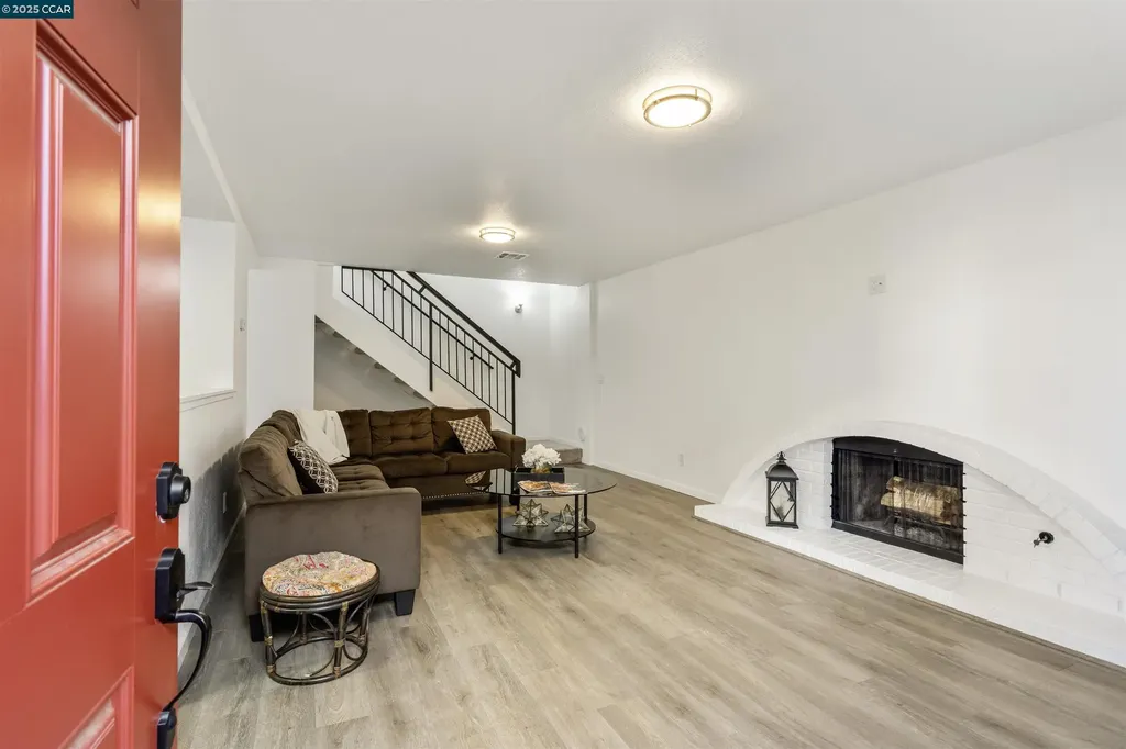 2593 El Portal Drive San Pablo CA 94806
