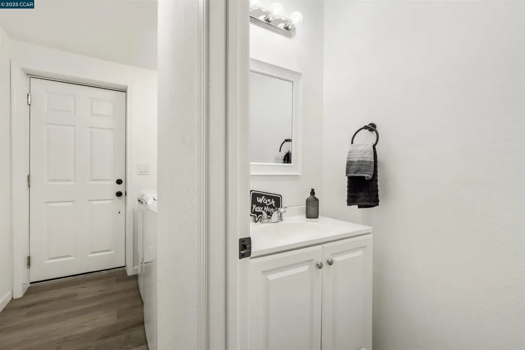 2593 El Portal Drive San Pablo CA 94806