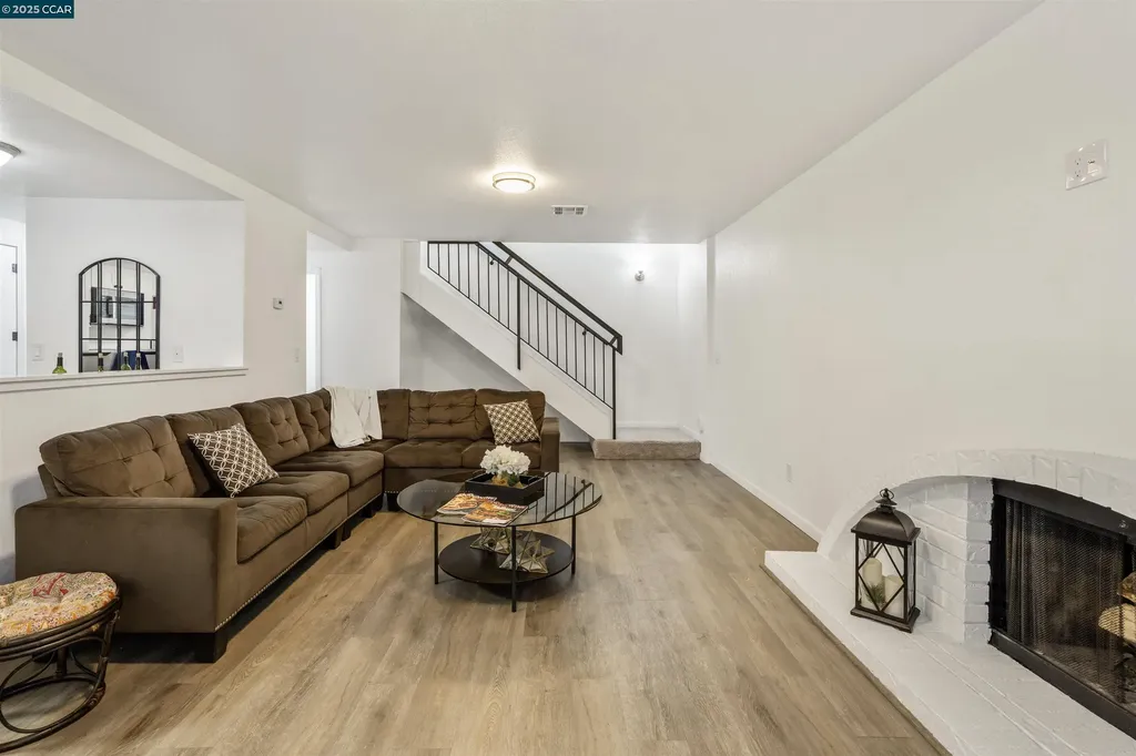 2593 El Portal Drive San Pablo CA 94806