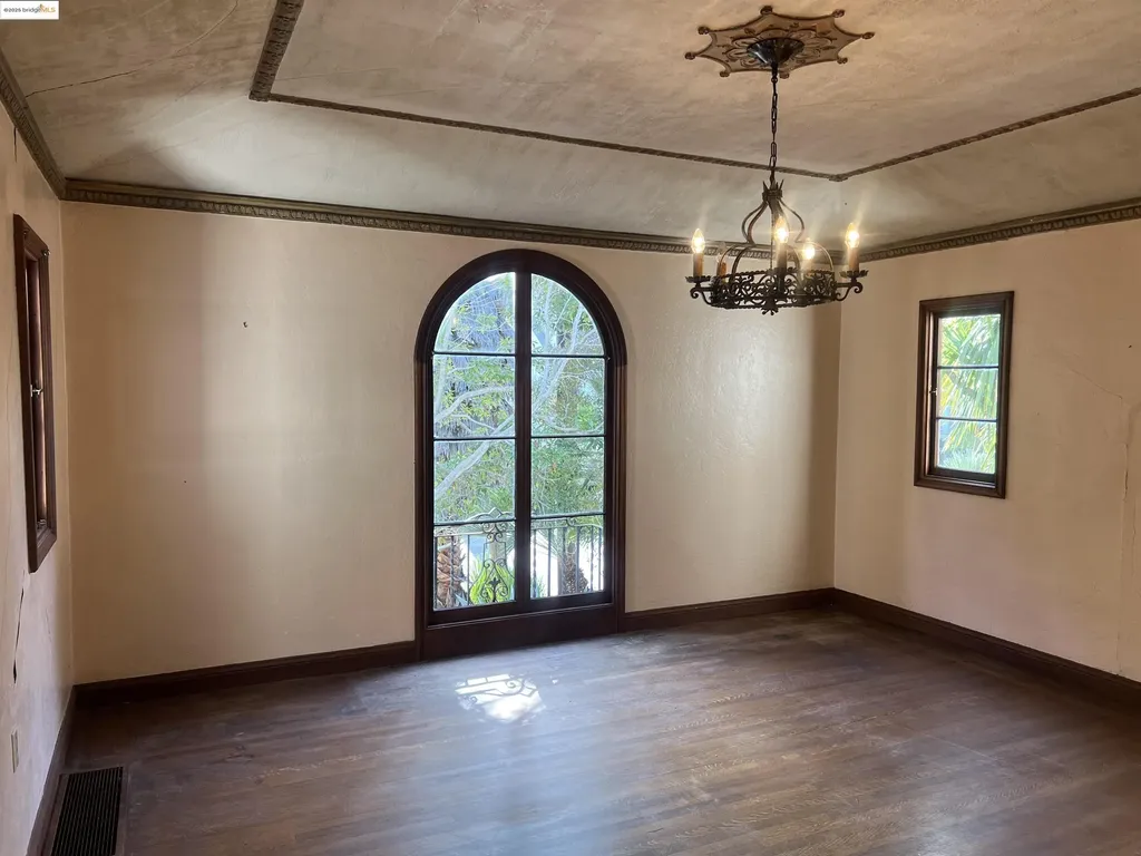 6000 Rockridge Boulevard Oakland CA 94618