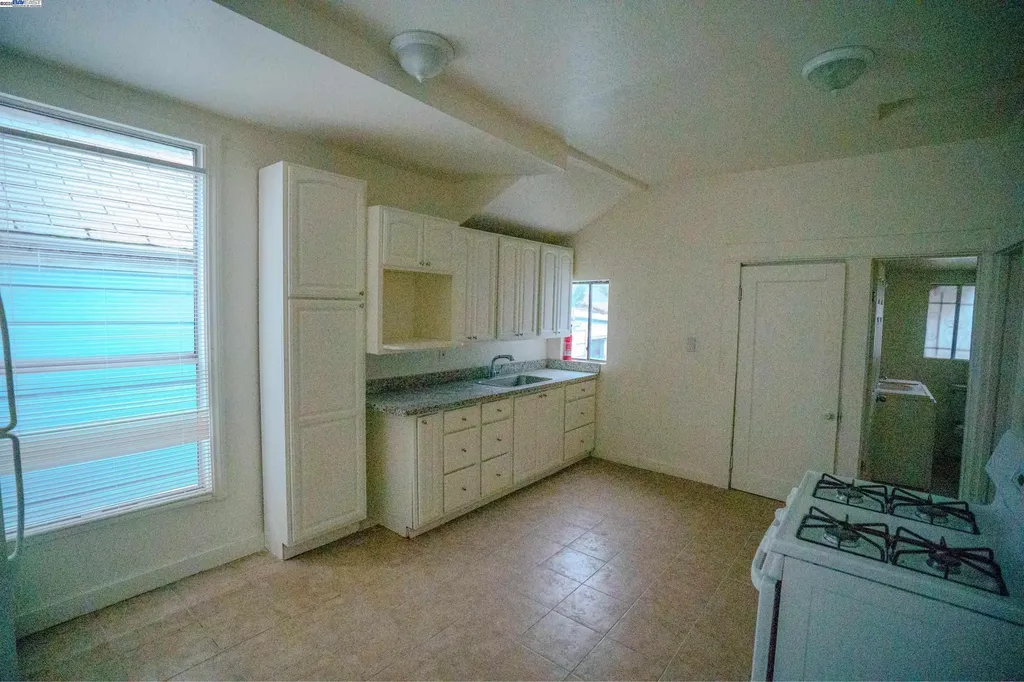 866 Isabella Street Oakland CA 94607