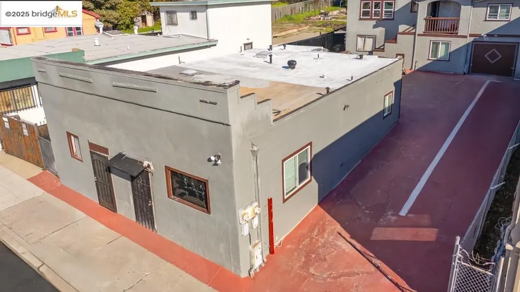 8016 Macarthur Boulevard Oakland CA 94605