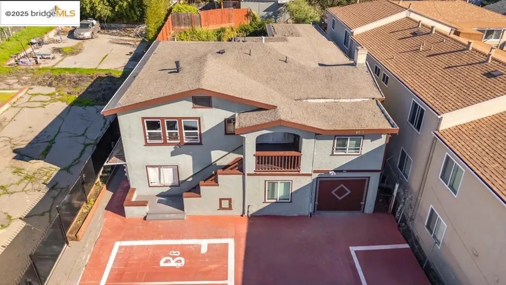 8016 Macarthur Boulevard Oakland CA 94605