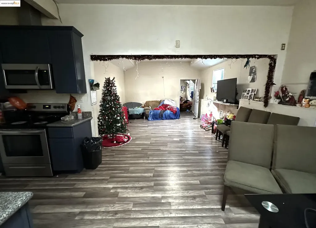 8016 Macarthur Boulevard Oakland CA 94605