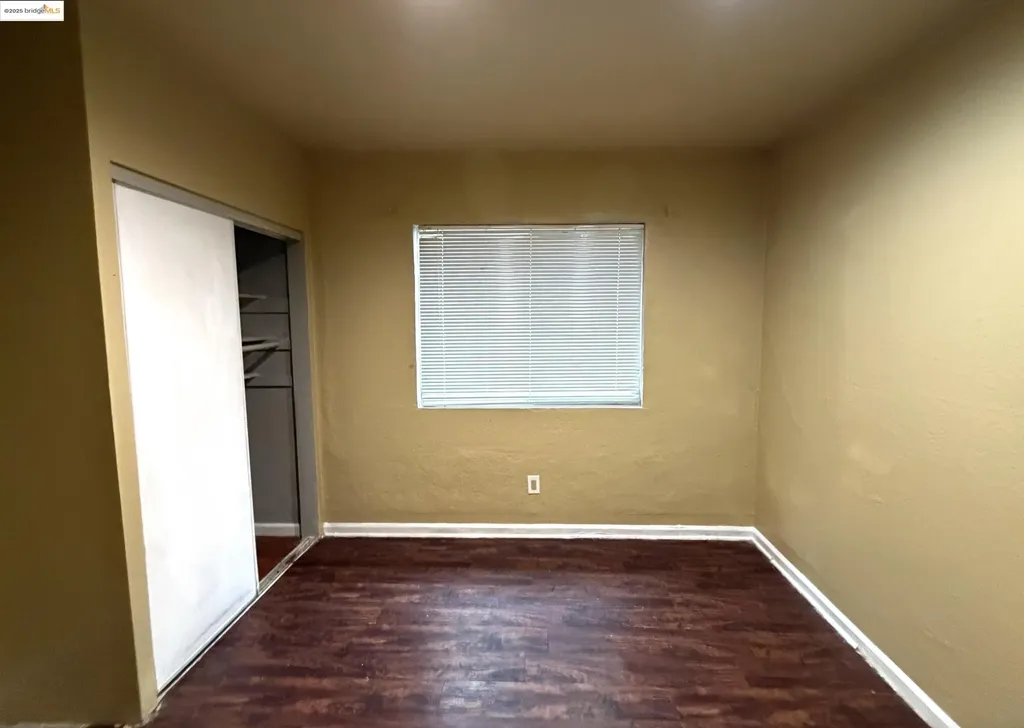 8016 Macarthur Boulevard Oakland CA 94605