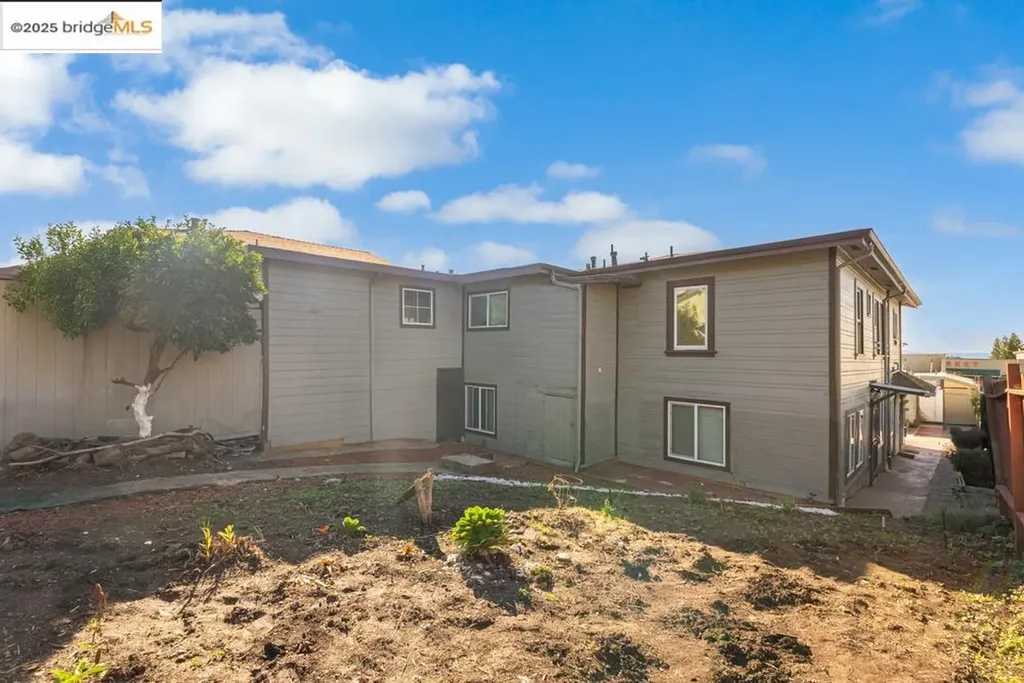 8016 Macarthur Boulevard Oakland CA 94605