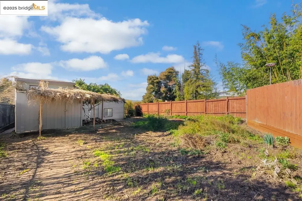 8016 Macarthur Boulevard Oakland CA 94605