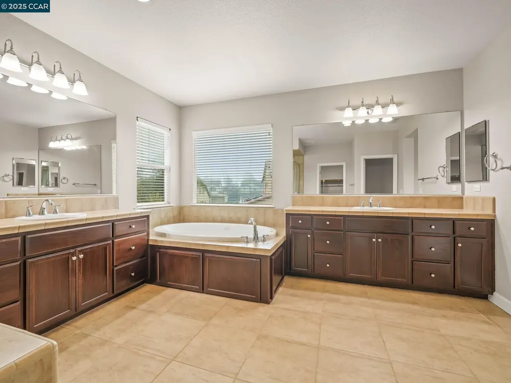 929 Painted Shore Court Oakley CA 94561