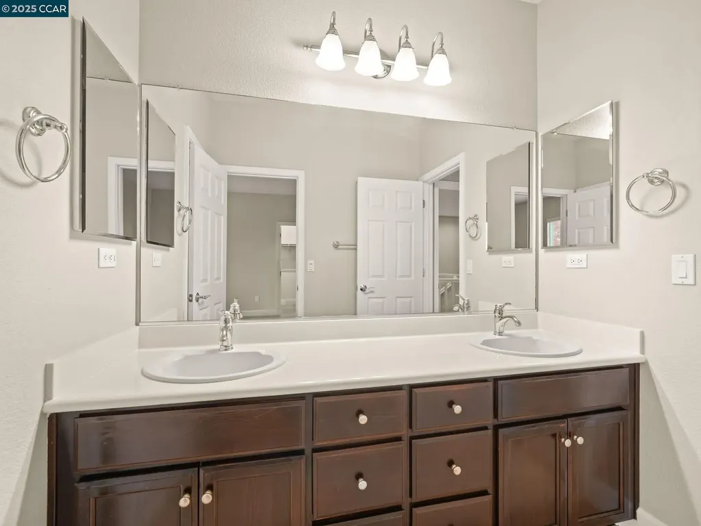 929 Painted Shore Court Oakley CA 94561