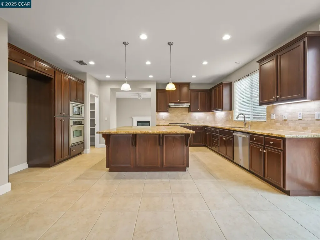 929 Painted Shore Court Oakley CA 94561